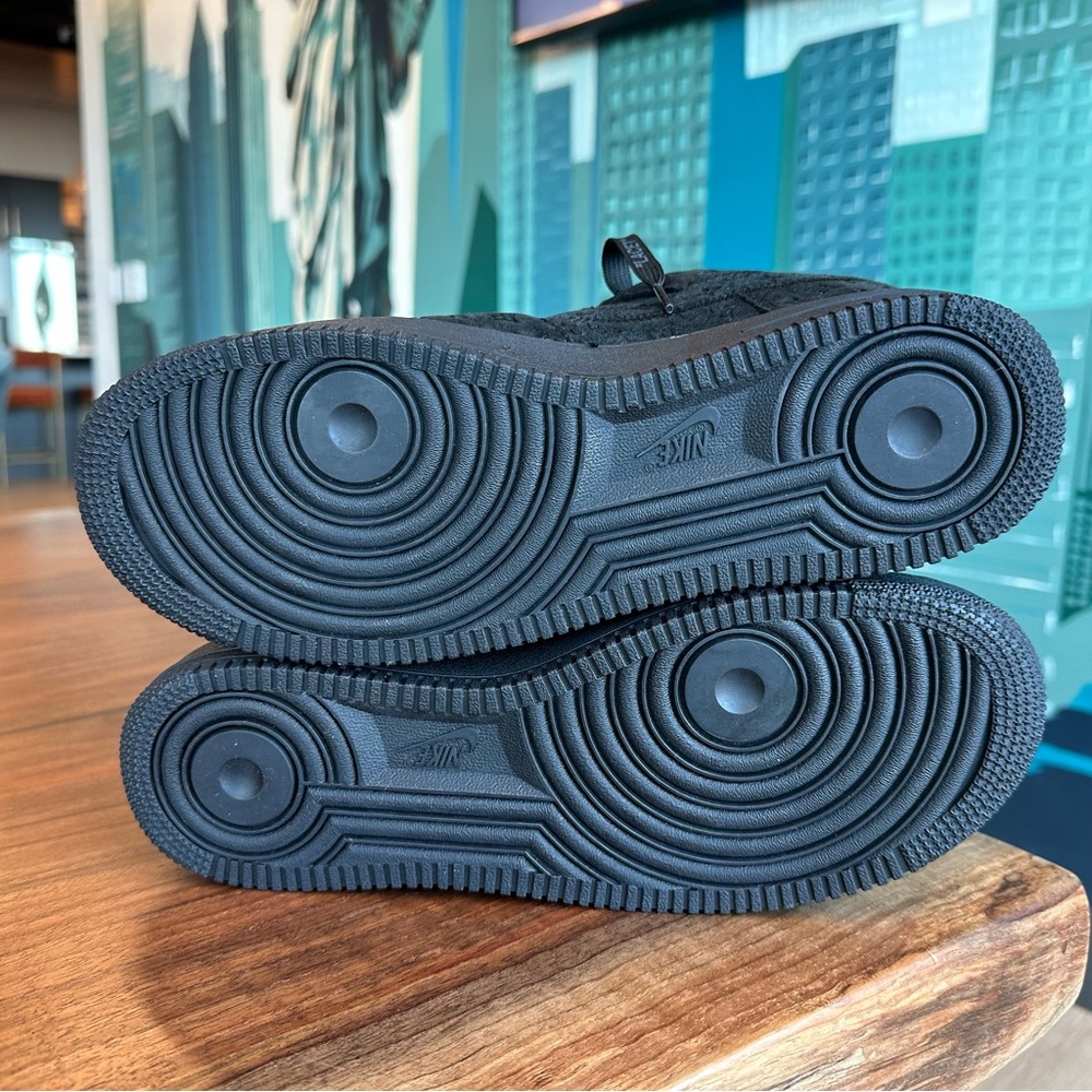 Louis Vuitton x Nike Air Force 1 Black 8.5 - Picture 7 of 16